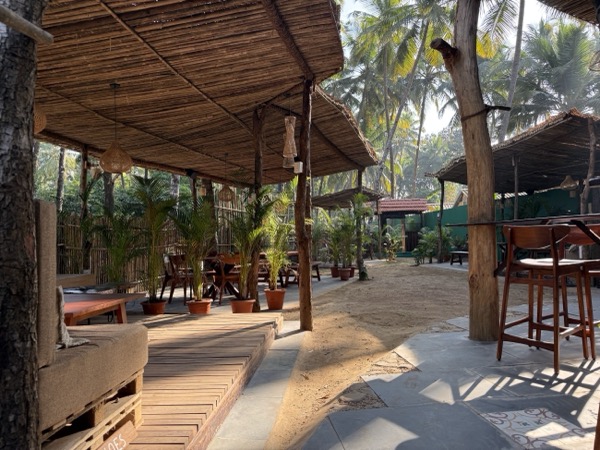 Roots and Bloom Café outdoor